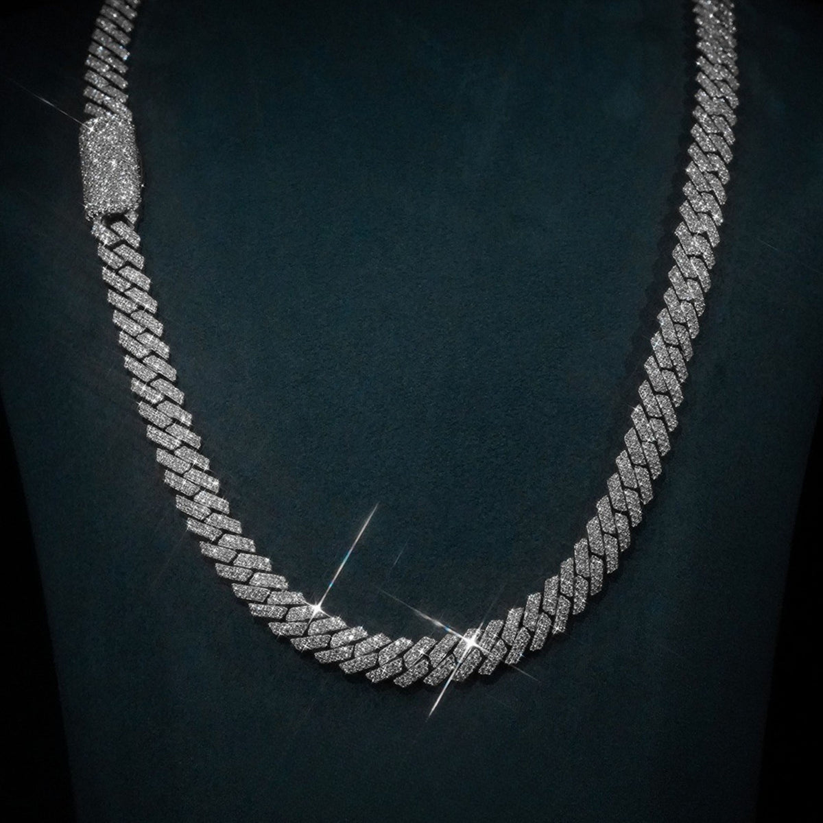 Moissanite Cuban Prong Chain [8mm]